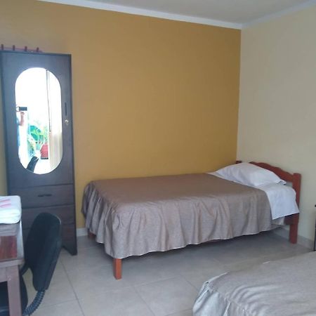 Hospedaje Golden Inn 卡马纳 外观 照片